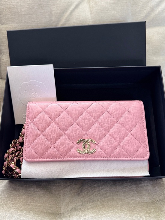 CHANEL Handbags - CHANEL Pink Quilted Caviar Leather Wallet Crossbody with Chain